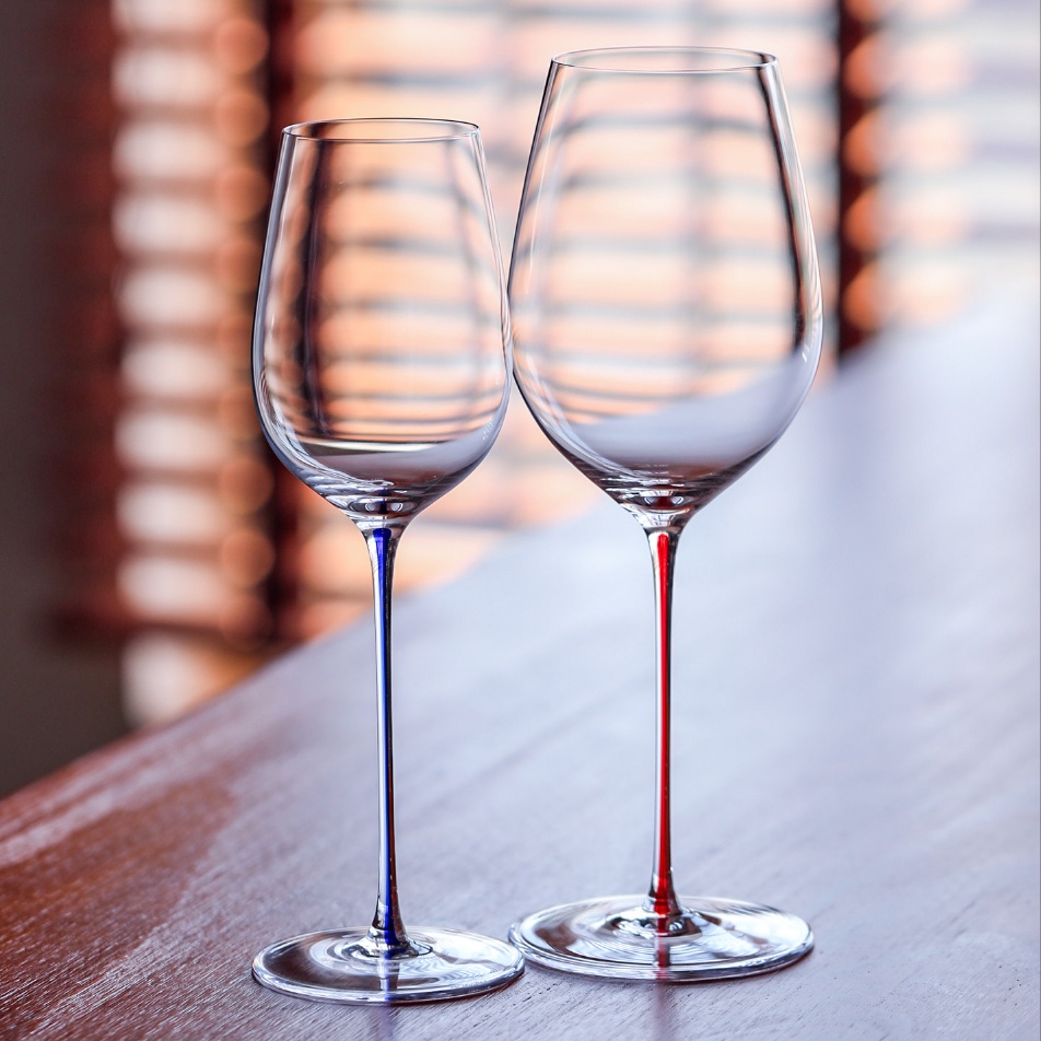 Crystal Red Wine Glass. Bordeaux Profile, Lead-Free — view 1